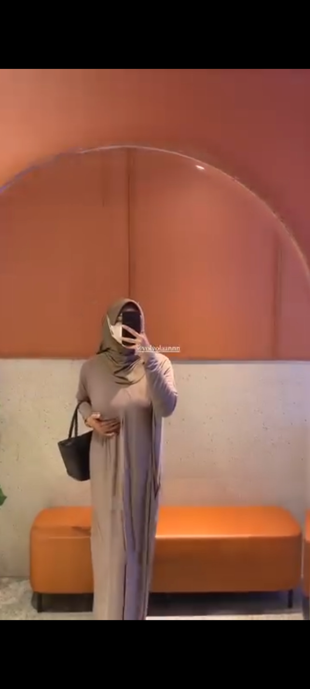 Yolyolaannn Hijab Tobrut Eksklusif Di Mall